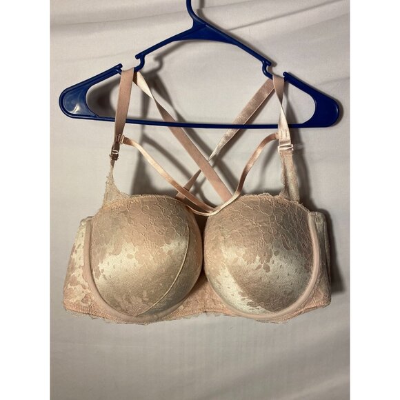 Torrid Curvy Sexy Pale Pink Bra Lacy Push up Strappy 44D Molded Cups So Hot - Picture 1 of 3